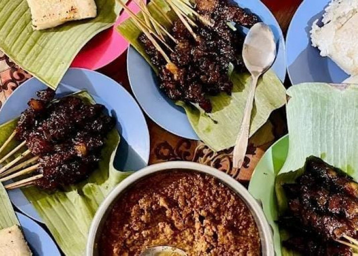 Bukan Pakai Nasi! Inilah Alasan Kenapa Sate Maranggi Cianjur Wajib Dimakan Pakai Ketan Bakar