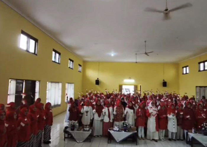 Gow Ciamis Kibarkan Ratusan Bendera Merah Putih, Perempuan Produktif Bangun Bangsa dari Keluarga 