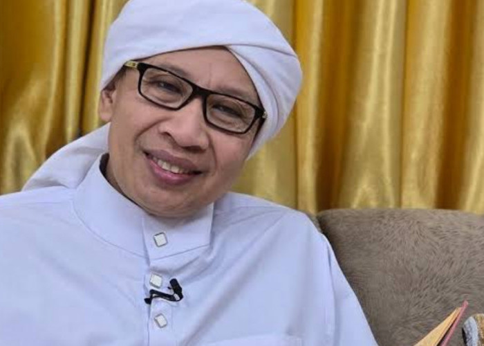 Menimbang Mudarat dan Manfaat: Bedah Tuntas Alasan Buya Yahya Mengharamkan Rokok