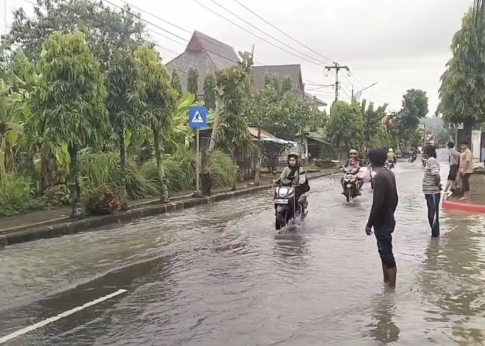 Hujan Semalaman, Jalan Tentara Pelajar Banjar Kebanjiran, Warga Minta Pemkot Turun Tangan Lakukan Perbaikan