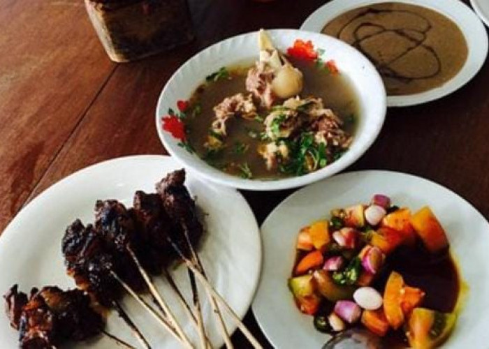 Bukan Kaleng-Kaleng! Rahasia Sate Kambing Hanjawar Cianjur yang Bikin Orang Rela Antre Sejak 1997