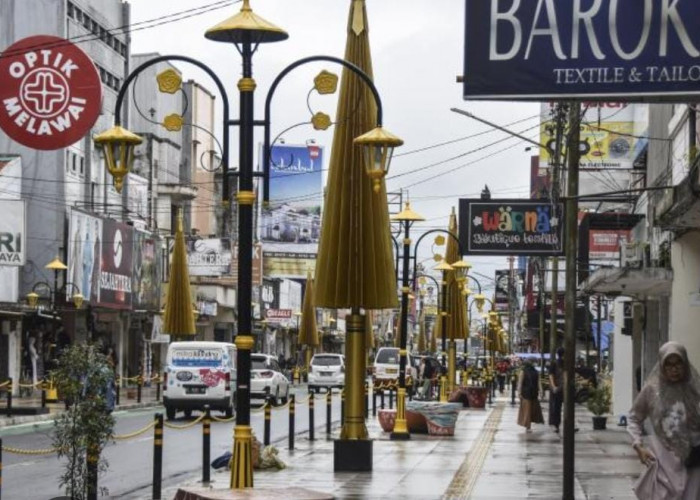 Wisata Kuliner Malam: Menelusuri Jejak Legendaris di Sepanjang Jalan HZ Mustofa