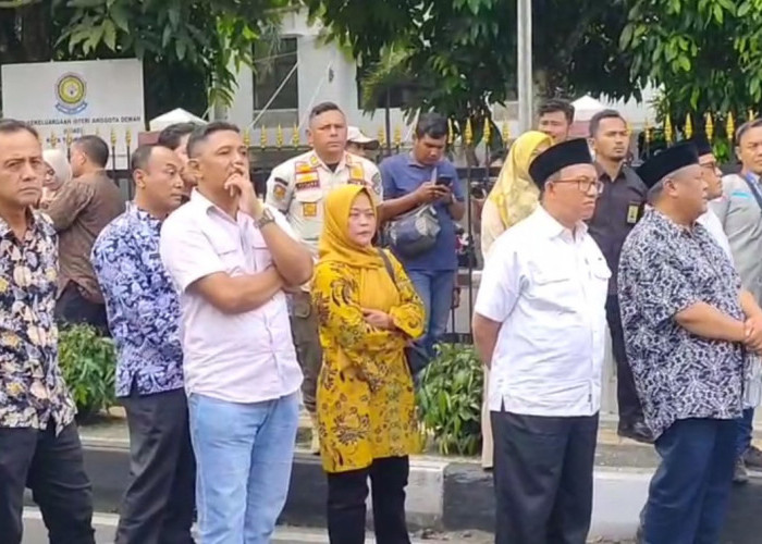 Ketua DPRD Kota Tasik Bantah Terlibat Dapur MBG, Aslim Sebut Tudingan Mahasiswa Sebagai Fitnah   