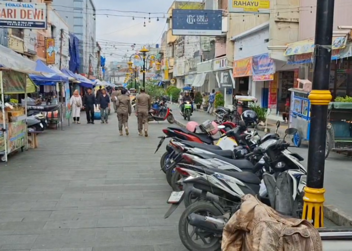 Satpol PP Sidak Kendaraan Parkir Sembarangan di Pedestrian HZ Mustofa, Siap-siap Diangkut Petugas