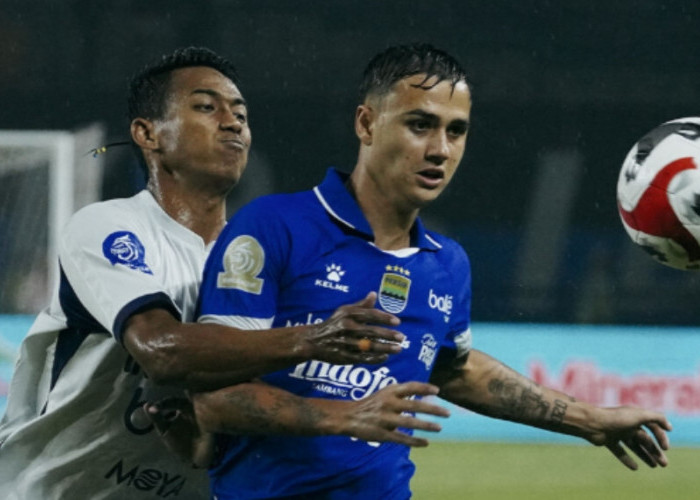 Tajamnya Lini Serang: Duet Mematikan dan Transisi Cepat, Rahasia Lini Depan Persib Paling Ditakuti