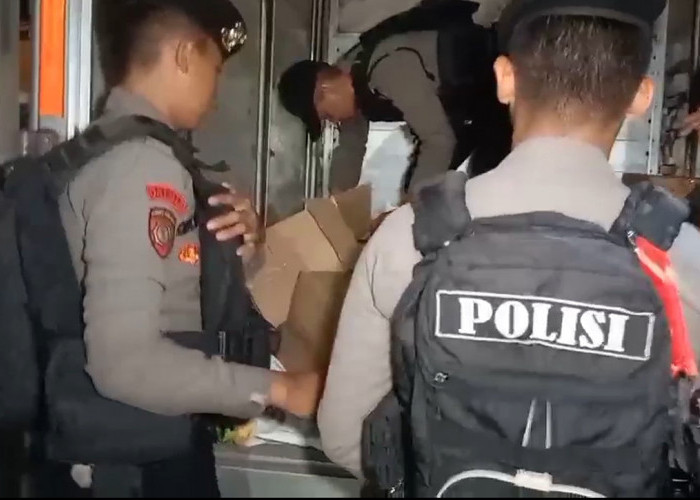 Angkut Ratusan Botol Miras, 2 Unit Mobil Diamankan Polisi, Ternyata Mirasnya Akan Diedarkan di Wilayah ini