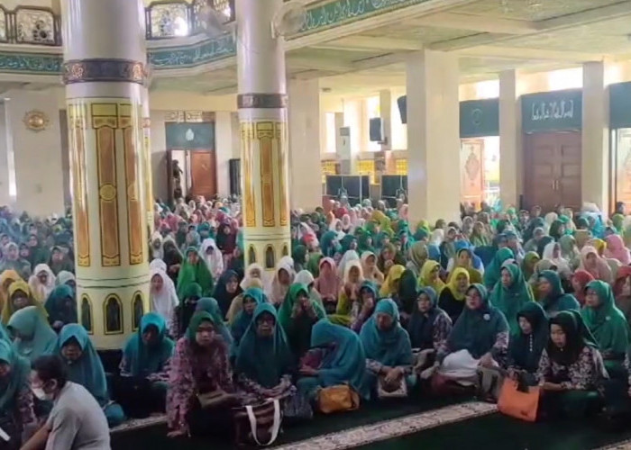 Ribuan Umat Muslim Ciamis Menggelar Doa Bersama Jelang Akhir Tahun, Ini Harapannya...