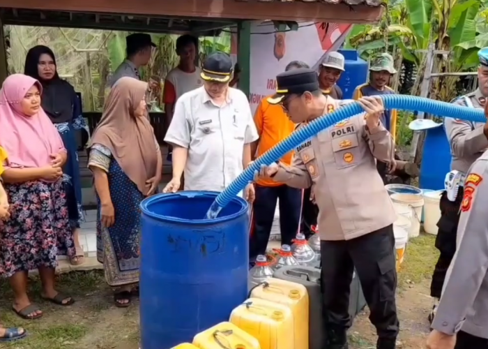 Polres Banjar Salurkan Ribuan Liter Air Bersih, Bertahun-Tahun Air Tidak Layak Konsumsi 