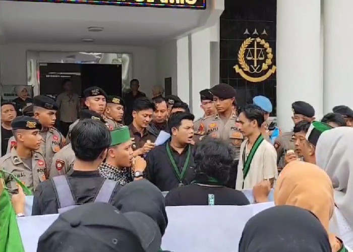 Mahasiswa Demo Minta Kejari Ciamis Tuntaskan Kasus Korupsi, Korupsi Hambat Pembangunan Daerah 