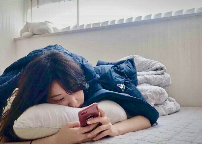 Bangun Tidur Langsung Cek HP? Hati-Hati, Otak Kamu Bisa Rusak Perlahan