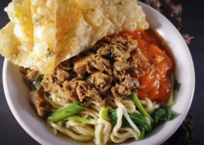 Mie Ayam Pake Saus Padang? Cuma di Sini Tempatnya, Pedasnya Bikin Huru-Hara!