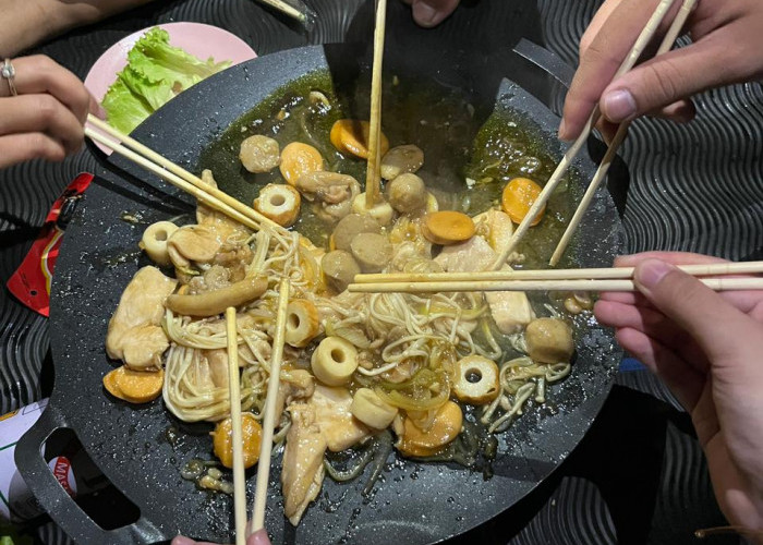 Makan Bareng Jadi Cara Gen Z Lepas Penat di Tengah Padatnya Aktivitas Kuliah