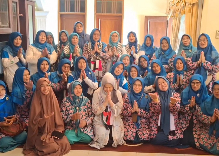 Risty Tagor Berbagi Kisah Hijrah di Masjid Besar Cibeureum, Muhasabah Akbar dan Motivasi Bagi Para Muslimah