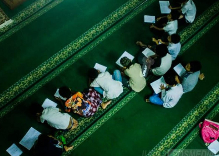 Belajar Sejak Fajar: Sejarah dan Makna Kuliah Subuh dalam Peradaban Islam