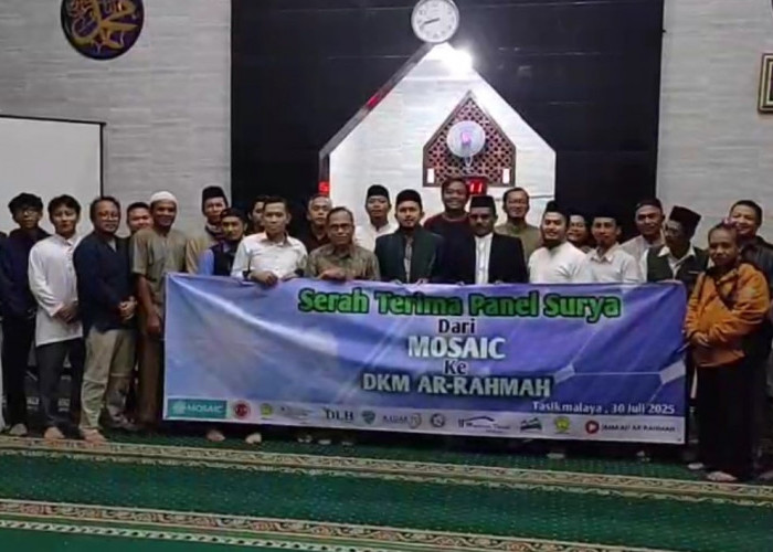 Lintas Sektoral Kolaborasi Jaga Bumi Dimulai Dari Masjid, Mosaic Salurkan Bantuan Panel Surya