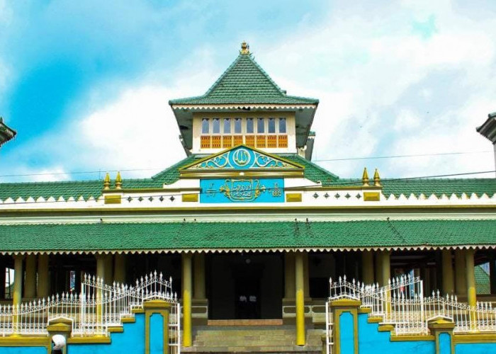 Akulturasi Budaya dalam Menara: Estetika Arsitektur Masjid Alun-Alun Manonjaya