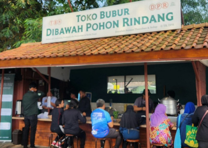 Toko Bubur di Bawah Pohon Rindang, Destinasi Sarapan Syahdu di Bandung yang Wajib Dicoba