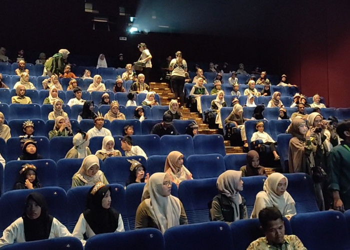 Dompet Dhuafa Volunteer Ajak Anak Yatim Nonton Bioskop Kenalkan Isu Sosial Sejak Dini Lewat Audio 