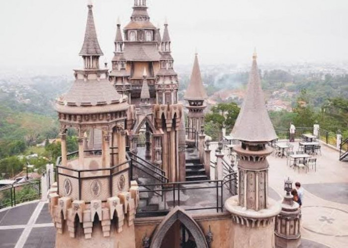 Sejuknya Dago Atas: Rekomendasi Brunch di Mercusuar Cafe & Resto yang Tetap Hits