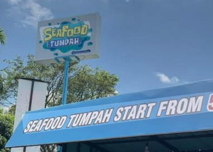 Makan Tanpa Piring! Sensasi Seafood Tumpah yang Ramai Diburu Warga Tasik