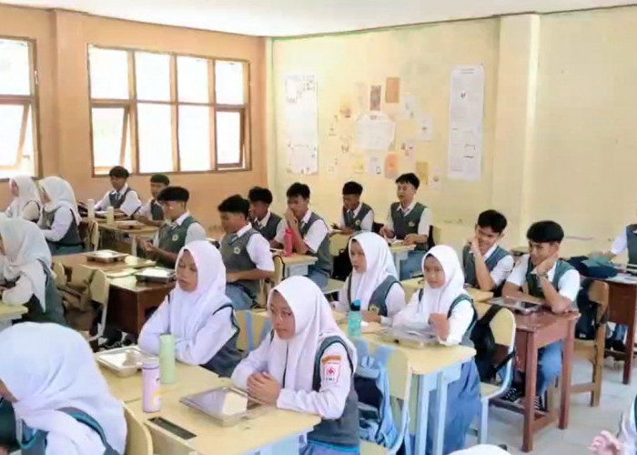 Siswa SMAN 2 Singaparna Antusias Sambut Program MBG, Siswa Minta Variasi Menu Agar Tidak Cepat Bosan