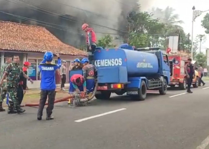 Gudang Barang Bekas di Tasikmalaya Terbakar, Tidak Ada Korban Jiwa, Penyebab Kebakaran Dalam Penyelidikan