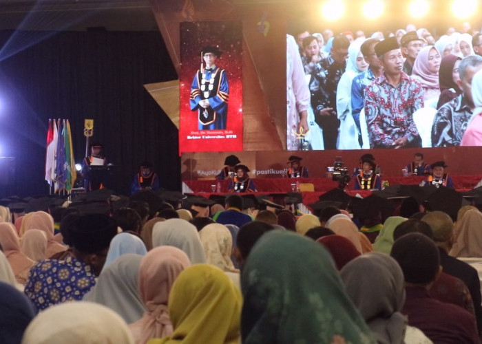 Gelar Wisuda, Universitas BTH Cetak 462 Profesional Baru, Lulusan Siap Mengabdi Untuk Masyarakat