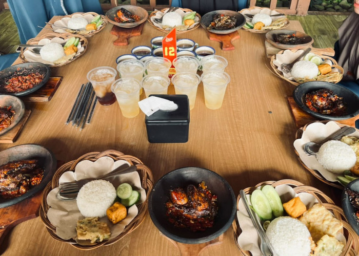 Pedasnya Bikin Nagih, Sambal Bakar Garut di Singaparna Jadi Buruan Pecinta Kuliner