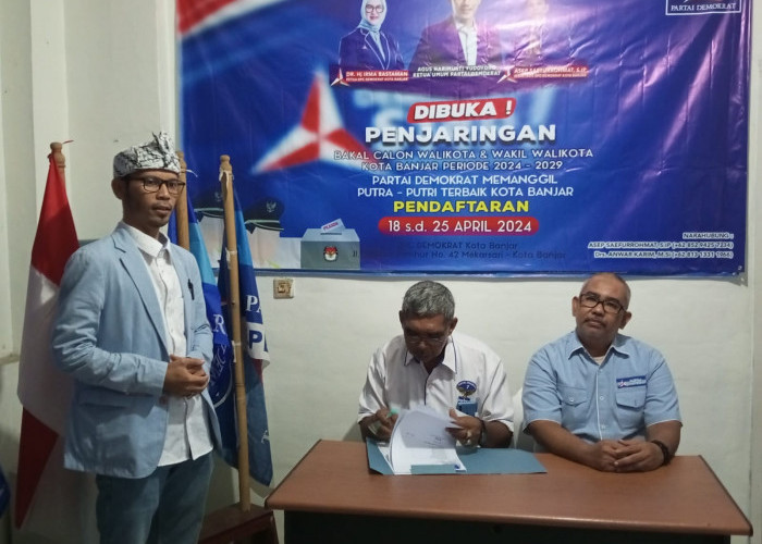 Mantan Ketua KPU Banjar Dani Danial Muhklis Kembalikan Formulir Penjaringan Balon Wali Kota Ke Demokrat 