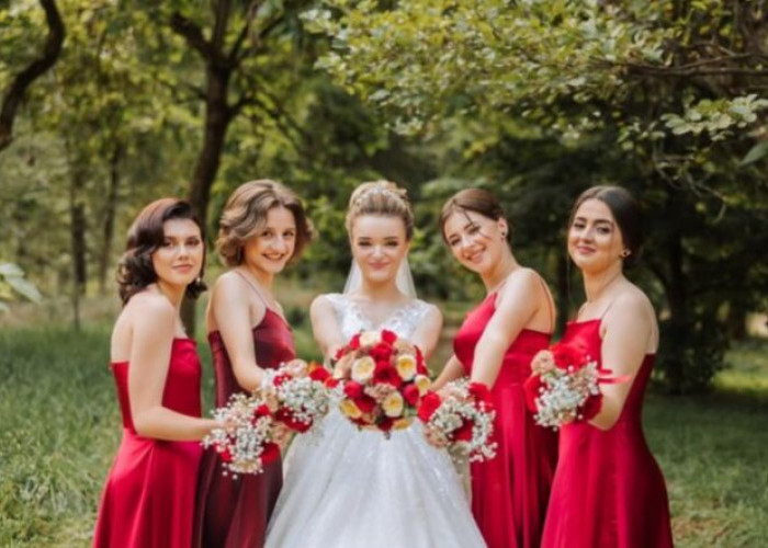 Tampil Cantik di Wedding Sahabat, Ini dia Rekomendasi Warna Dress yang Memikat Untuk Bridesmaids!