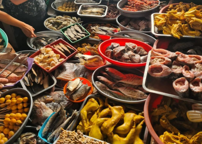 Warung Nasi Ibu Kiroh, Rekomendasi Tempat Makan Pinggir Jalan yang Jadi Primadona Kuliner di Tasikmalaya