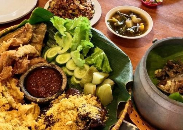 Cek Daftar Menu & Harga Lumbung Padi Garut: Makan Enak Tepi Sawah, Harga Ramah di Kantong!