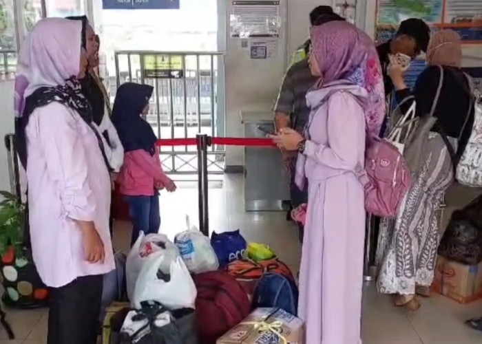Dampak Tragedi KA 66 Turangga vs KA 350 Comuter Line, Calon Penumpang Di Stasiun Banjar Kecewa
