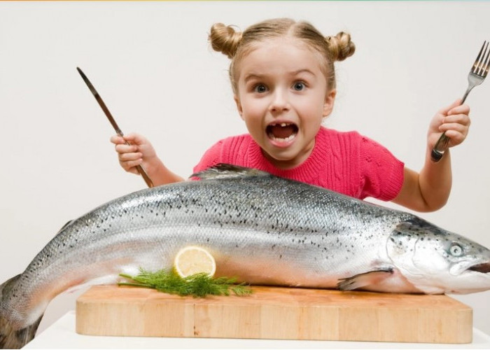 Makan Ikan Bikin Anak Pintar? Begini Penjelasan Para Ahli