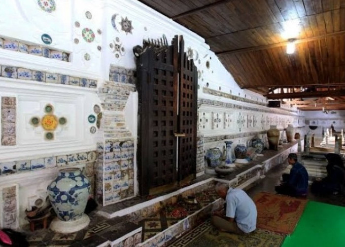 Menelusuri Keindahan Wisata Religi di Cirebon