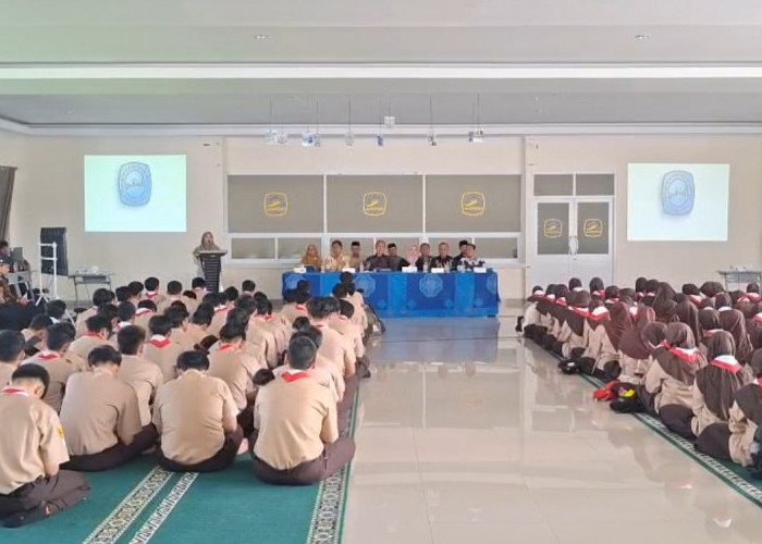 Empat Siswi Al Muttaqin Wakili RI di Expo Science International Abu Dhabi, Buah Siswa Rajin Baca Jurnal