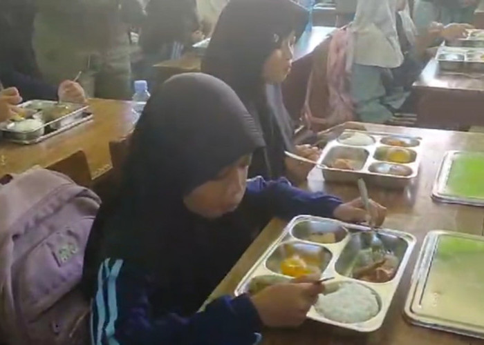 Pemkab Ciamis Luncurkan  Program Makan Bergizi Gratis, Didistribusikan Bagi 3.500 Siswa TK Hingga SMA 