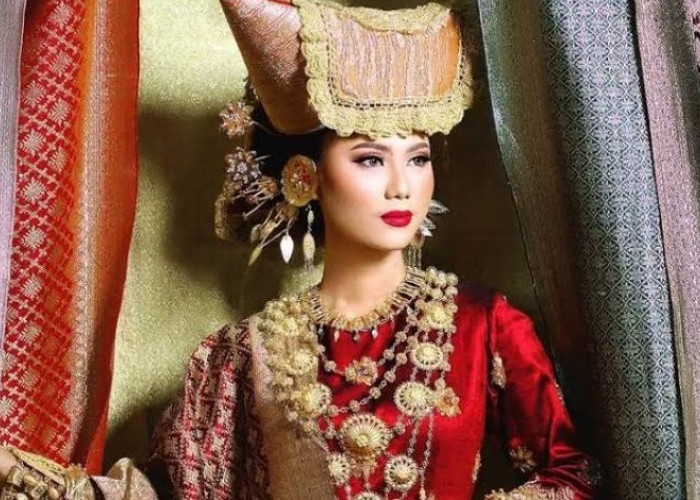Menelusuri Filosofi dan Kecantikan dalam Baju Adat Minangkabau
