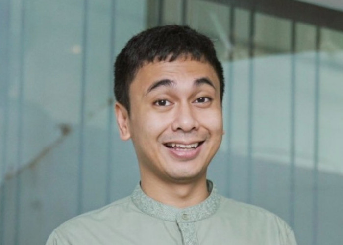 Sebelum Masuk Krisis Usia Tengah, Simak 3 Pesan Penting Raditya Dika Ini: Kunci Bahagia yang Sesungguhnya.