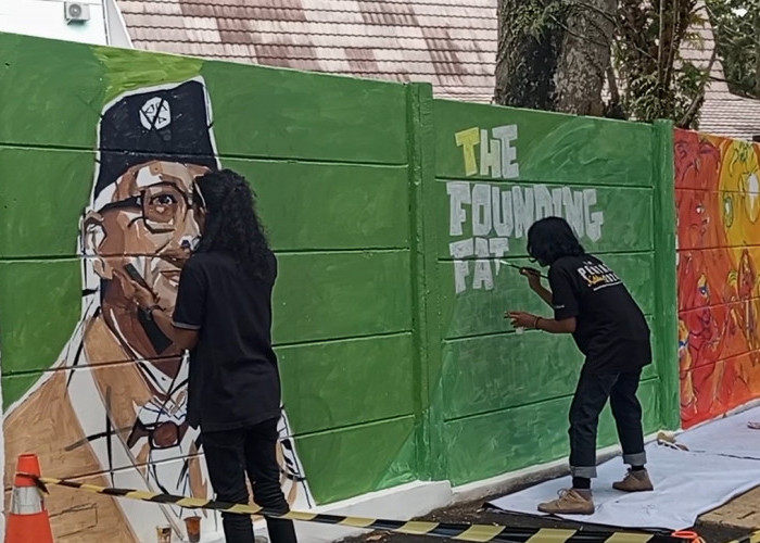 Unik, Universitas Siliwangi Peringati Dies Natalis Ke-46 Dengan Menggambar Mural Dengan Tema Stop Bulliying