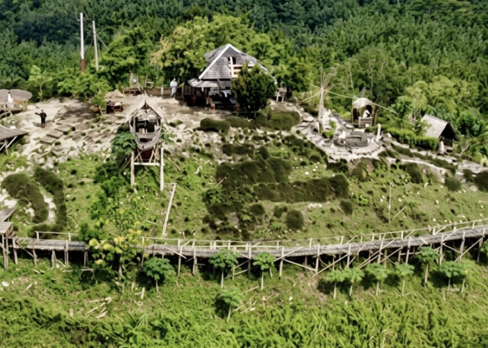 Cuma 8 Ribu! Intip Pesona Bukit Panyangrayan Tasikmalaya yang Mirip di Atas Awan