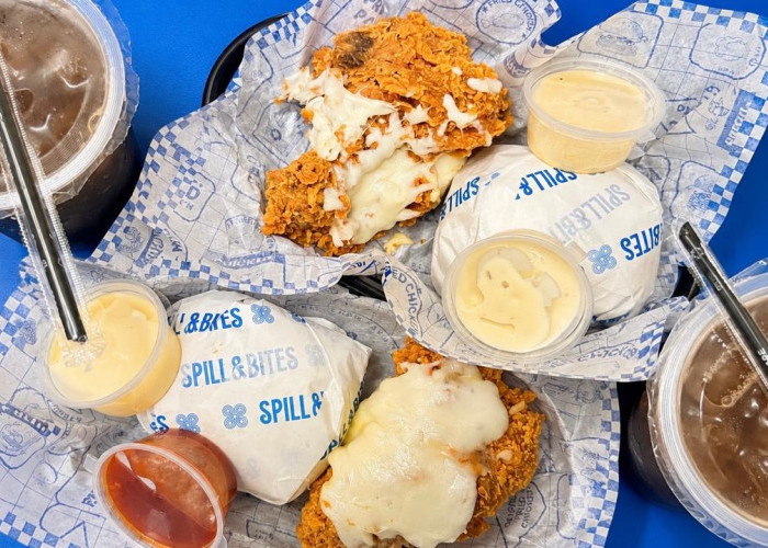 Tampil Renyah dengan Balutan Keju, Ayam Crispy Spill & Bites di Unsil Tasikmalaya Punya Daya Tarik Tersendiri