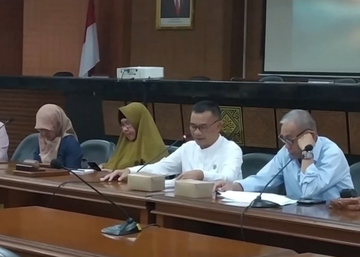 Audiensi Kasus Dugaan Malpraktek Klinik Alifa Di DPRD Buntu, Kadinkes dan Tim Adhoc Mangkir