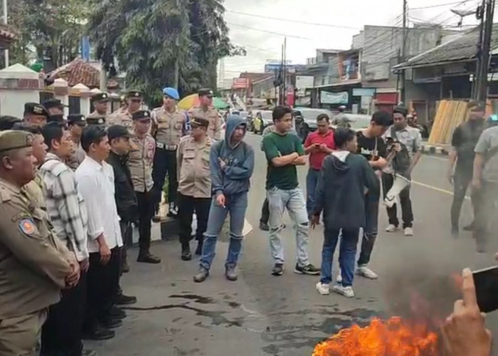 Massa Aksi Minta DPRD Nolkan Anggaran Perjalanan Dinas, Ketua DPRD Klaim Sudah Lakukan Efisiensi