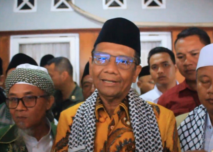 Kunjungi Pesantren, Cawapres Mahfud MD Malah Diminta ini Oleh Mantan Wakil Gubernur Jawa Barat 