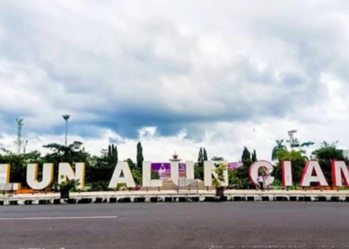 Pagi hingga Sore, Alun-alun Ciamis Dipadati Warga yang Berolahraga