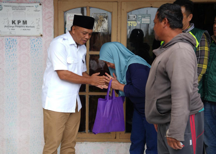KAHMI Pilih Munggahan Dengan Ziarah Ke Makam Mak Eroh, Dedikasi Pahlawan Lingkungan yang Harus Dilanjutkan