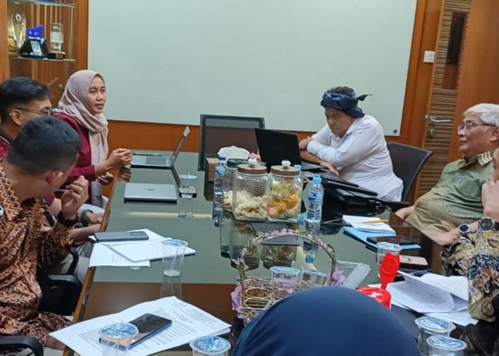 Ditemani Diky Chandra, Honorer Minta Kejelasan Nasib ke Kementerian, Kemenpan-RB Janji Pengangkatan Honorer 