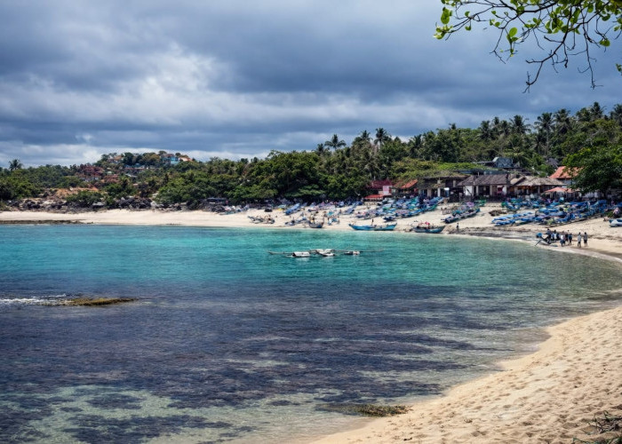 5 Alasan Mengapa Pantai Rancabuaya Wajib Masuk Bucket List Liburan Anda
