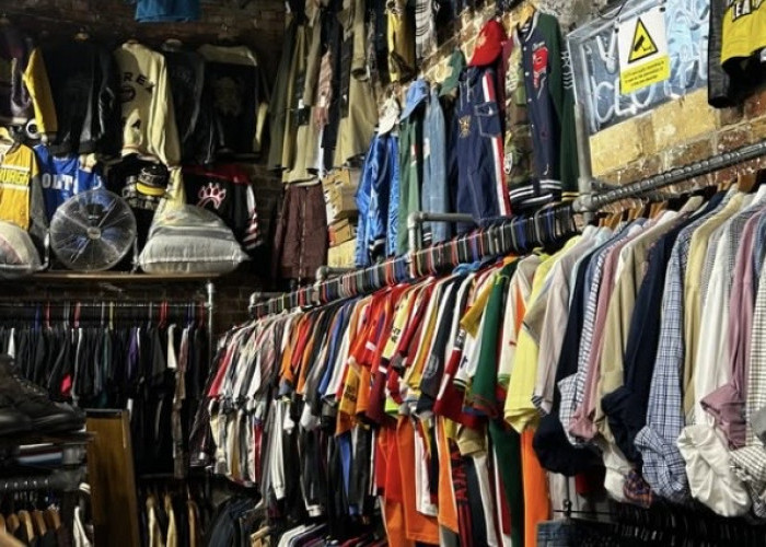 Thrifting di Kalangan Anak Muda: Antara Gaya Kekinian, Harga Terjangkau, dan Pilihan Hidup Hemat